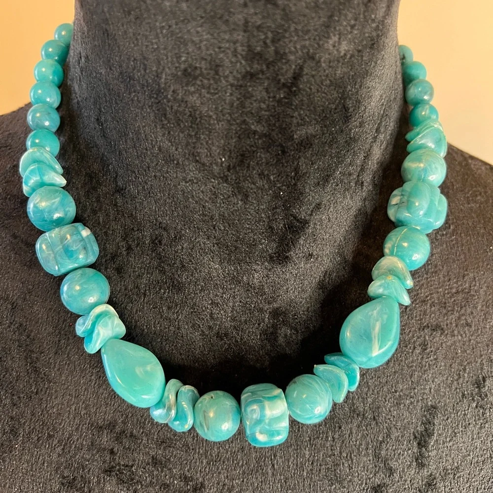 Vintage Faux Blue Turquoise Beaded Necklace 16” - Picture 1 of 3